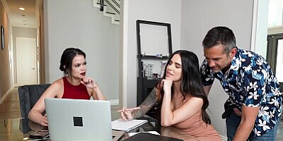 Businesswoman Gets FreeUsed By Her Husband During A Work Meeting - FreeUse Milf