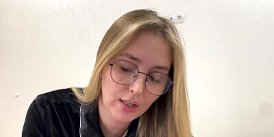 A stepson with broken arms poured sperm into the pussy of a kind stepmother. - Thank you stepmother