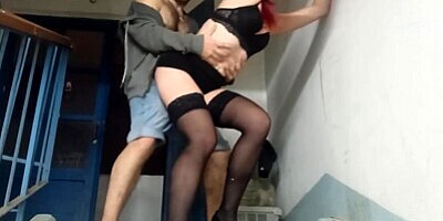 He took off a long-legged whore and fucked in the entrance