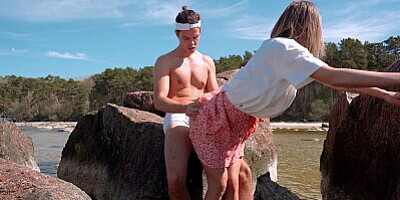 Extremely Risky Pounding Pussy On The Public Beach! Open Shore