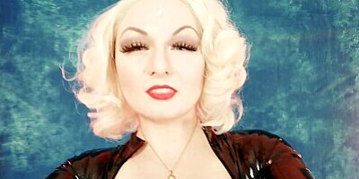 Latex Rubber Selfie Video with Facesitting desires. Arya Grander fetish model and Mistress