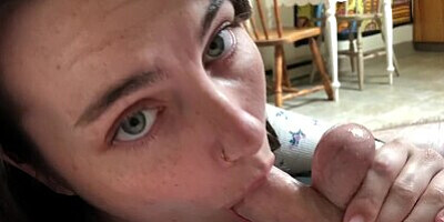 18 year old girlfriend POV blowjob