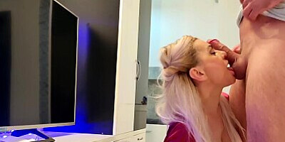 Best friend of my Son fuck me so good when i'am Stuck-Lolyamateur
