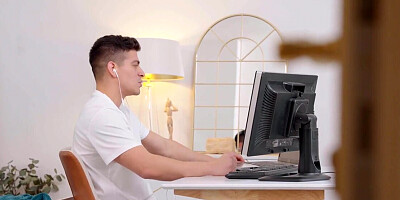 Pretty chick is going to take that pretty dick inside