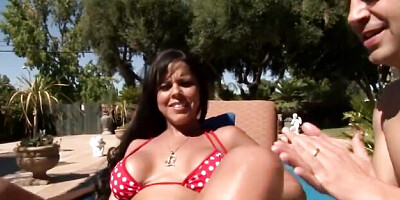 Watch passionate Diamond Kitty's dirt
