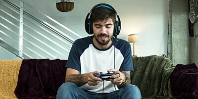 Naughty America - Big Tit Latina Gabriela Lopez fucks friend's boyfriend before flying home