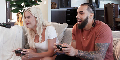 Black girl with a gorgeous body sneakily seduces a stud