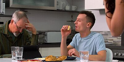 Scandalous MILF Dolly Diore Wastes No Time in Fucking Stepson - S20:E3