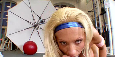 Sporty pornstar babe Tanya James fucked in the gym