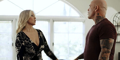 Stacked blonde prostitute is fucked in a HD porn vid