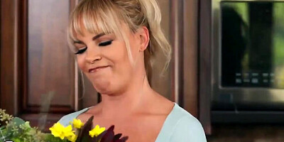 Twistys - Stepmom Dana Dearmond Fucks Lil Asian Stepdaughter