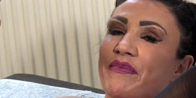 Nicole DuPapillon UK's Longest Labia clips weights to her lips and fucks her gaping pussy with different bottles