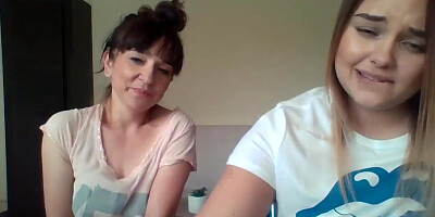 Mom And Daughter On Cam