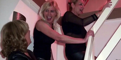 Traum von Jungspund wird wahr und er darf 3 MILFs ficken