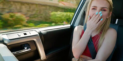 Blonde will pay for a ride by sucking off and banging the driver