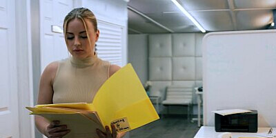 LEZ BE BAD - PAWG Secretary Anna Claire Clouds Gets DOMINATED By Femdom Boss Casey Calvert! STRAP-ON