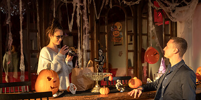 Lucy Mendez blows a big-dicked guy and gets fucked on the table