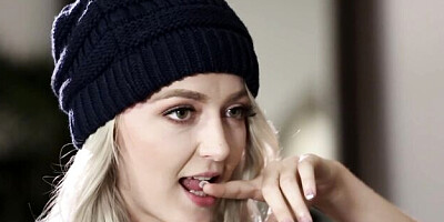 Watch sneaky Iris Rose and Ricky Johnson's dirt