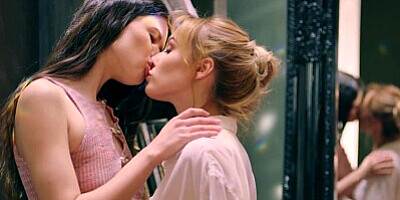 WOWGIRLS Hot lesbian couple Evelin Elle and Kelly Collins know how to satisfy one another