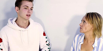 Gerda Ice blows Tommy Gold and sits on his hard cock