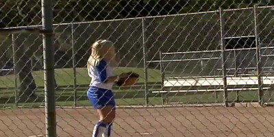 WATCH HOT BABES ENJOY A STEAMY THREESOME ON THE BED