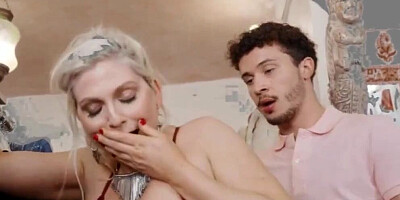 Christie Stevens & Laney Grey are sharing dude's cock in 3some