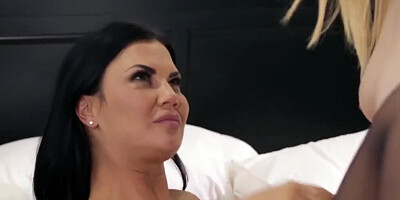 MommysGirl Tribbing with Busty Mommy Jasmine Jae