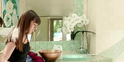 Step Mom Teaches Teen Daughter how to be a Good little Masseuse