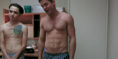 A couple of college folks gathered for a mini orgy in a dorm room