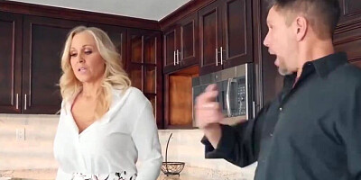 Brazzers - Strap on Gina Valentina Doms her new Stepmom