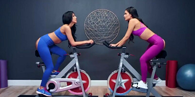 Reality Kings - Big Butt Lesbians Teens Eat Ass at the Gym