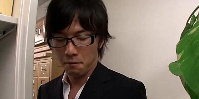Asian secretary Mikan Tokonatsu blows her boss and gets fucked