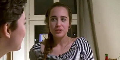 Ersties: Birgit und Effie treffen sich zu einem romantischen Abendessen mit scharfen Zutaten