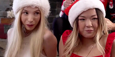 Step Sisters BFF are you going to Play with your Present? S15:E8