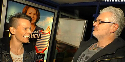 Short-haired MILF rides that horny lad on the couch