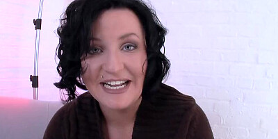 Ela faz de tudo no seu primeiro Casting