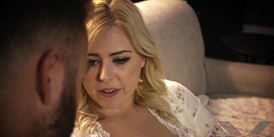Blonde is wrapping her lips around the very thick manhood of her boyfriend