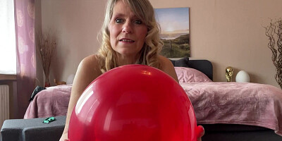 Red Nails and balloons that burst