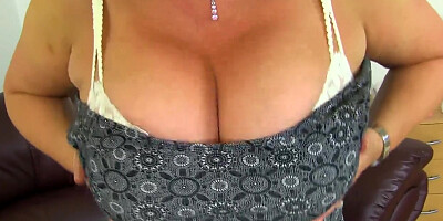 British BBW milf Samantha Sanders exposes her huge boobs