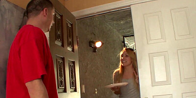 Kaylee Evans Gets Fucked With A Finger In Her Asshole