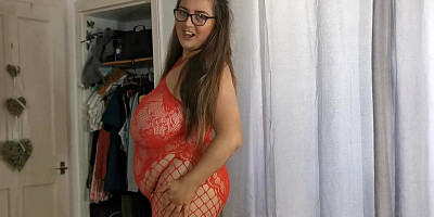 Curvy MILF Mabel Moore poses in red lingerie and masturbates