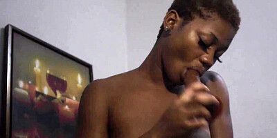 Short-haired ebony girl plays with her pussy in solo video
