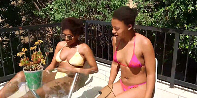 Amateur ebony lesbian Abeba dildoing her African GFs Fatima Azewa pussy