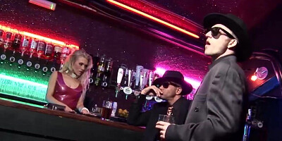 A lot of screwing for horny women in the night club