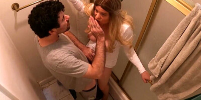 Hidden camera catches the screwing in the bathroom