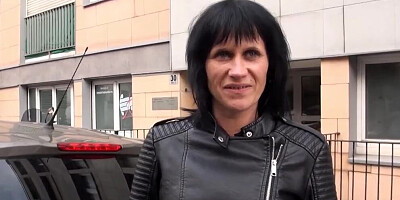 Amateur MILF is getting shagged by a stranger inside the motel