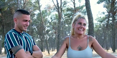 Amateur young dude experiences outdoors sex with queen of MILFs Nuria!