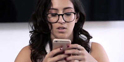 Splendid babes are making out and tongue-fucking one another