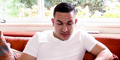 Blonde Stepsis Caught By Stepbro Posting Nude Pics In Dating Apps