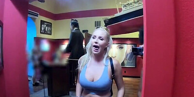 Sexy Thick Babe in Booty Shorts Shows Off In Public